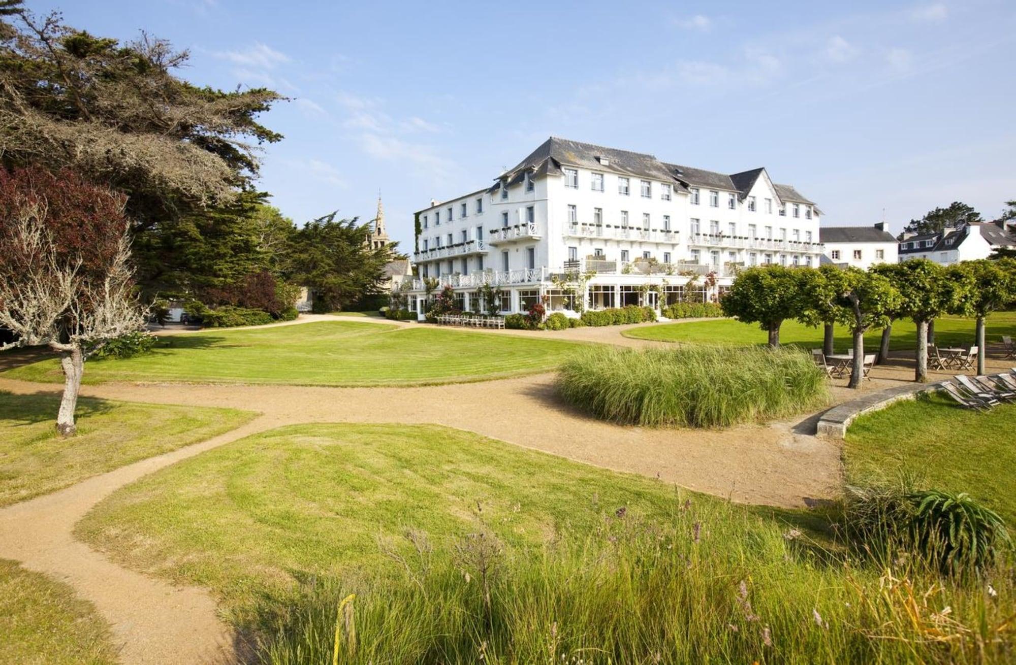 Le Grand Hotel Des Bains & Spa - Bretagne Locquirec Exterior photo