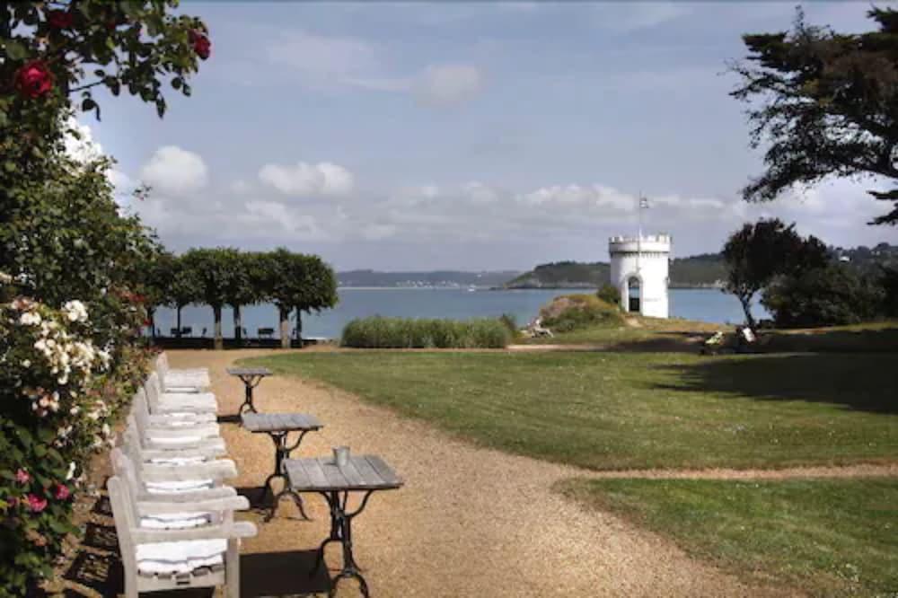 Le Grand Hotel Des Bains & Spa - Bretagne Locquirec Exterior photo