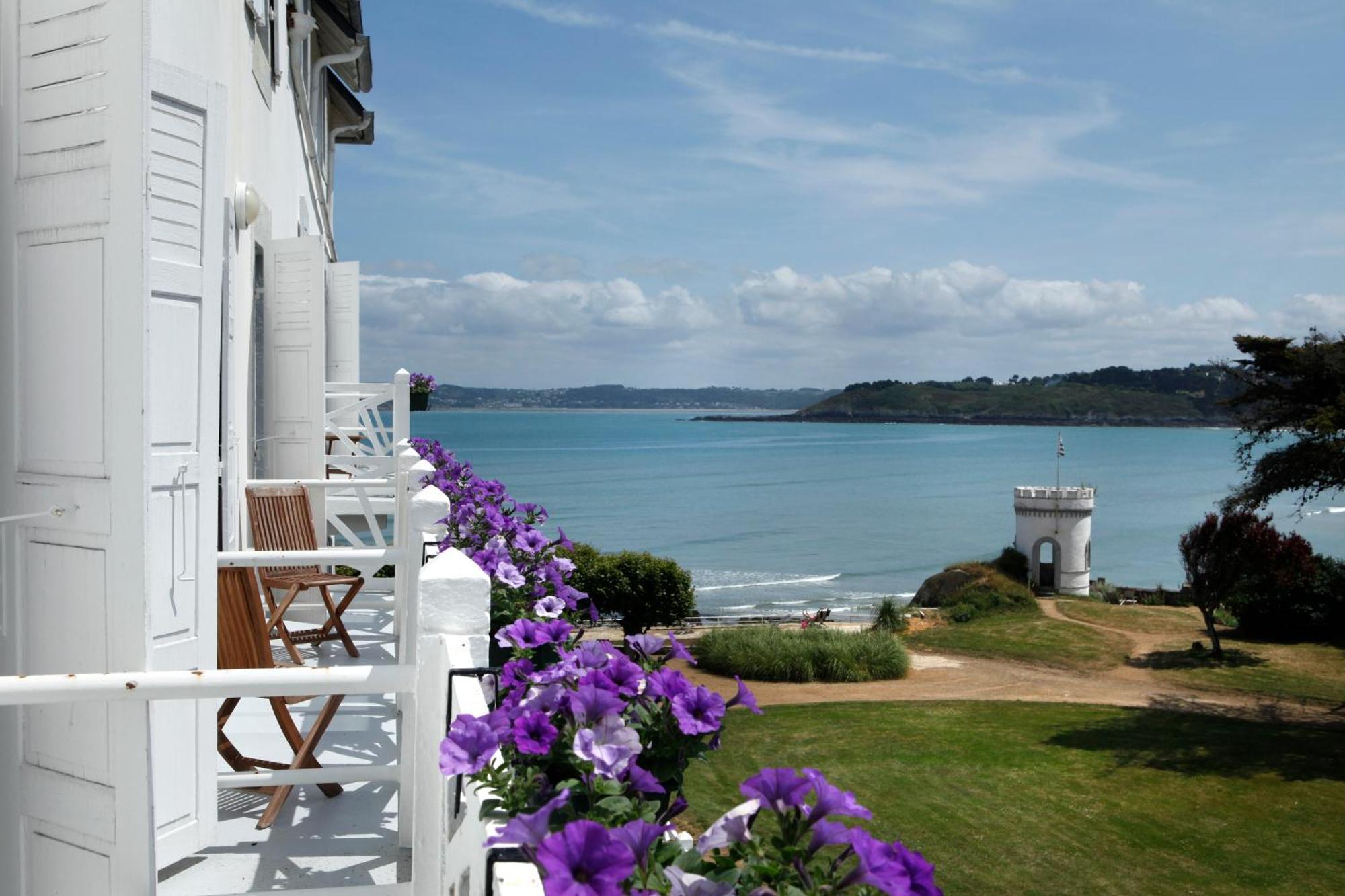 Le Grand Hotel Des Bains & Spa - Bretagne Locquirec Exterior photo